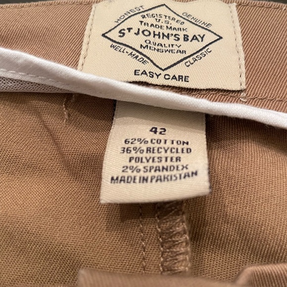 St John’s Bay men’s shorts - Picture 3 of 11